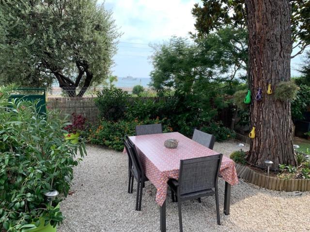 Appartement Face A La Mer Et Au Port Saint Laurent Du Var Avec Jardin Privatif Buitenkant foto